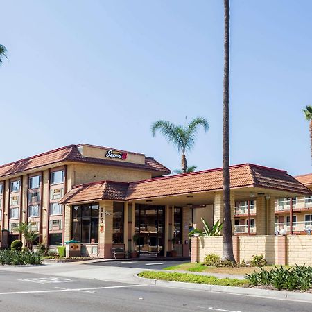 Super 8 By Wyndham Anaheim/Disneyland Drive Hotel Buitenkant foto